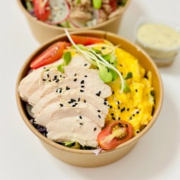 สลัดผัก ไข่ข้น อกไก่ต้ม Size M