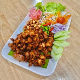 แหนมเอ็นข้อไก่