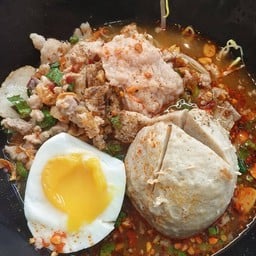 วุ้นเส้นต้มยำจัมโบ้