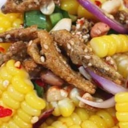 ยำข้าวโพดปลากรอบ