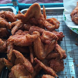 ไก่ทอดเก้ากิโล(ไก่ทอดกอดน่าน) สุรศักดิ์