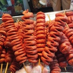 ไส้กรอกแดง ไส้กรอกอีสาน โคตรอร่อย ตลาดต้นไทร ตลาดต้นไทร บีทีเอสแบริ่ง