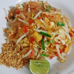 ผัดไทยกุ้งสด  ราดหน้า byภัชชาวดี