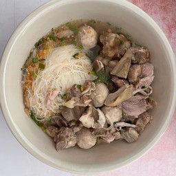 ก๋วยเตี๋ยว เนื้อ