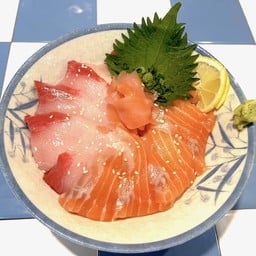 211 Hamachi Salmon Don