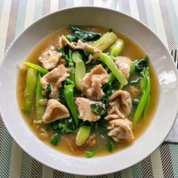 ราดหน้าหมูหมัก