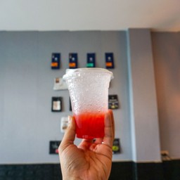 สตอเบอรี่โซดา