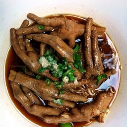 ก๋วยเตี๋ยวไก่ ขาไก่ล้วน น้ำตุ๋น