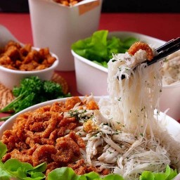 กะต๊าก หมี่ไก่ฉีก