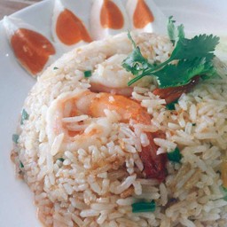 ข้าวผัดมันกุ้งไข่เค็ม