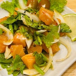 ยำแซลมอน