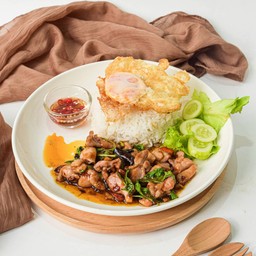 ข้าว กะเพรา+ไข่ดาว (Stir fried thai basil and fried egg)