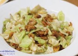 ข้าวกะหล่ำปลีผัดกุ้งแห้ง