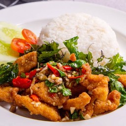 ข้าวกระเพราไก่กรอบ