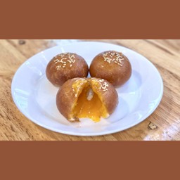 Salted Egg Lava Buns ซาลาเปาลาวาไข่เค็มทอด