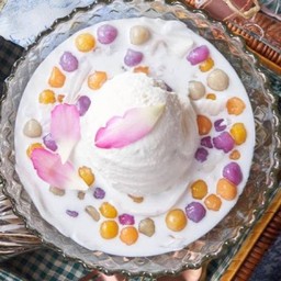 ไอศกรีมกะทิ + บัวลอย