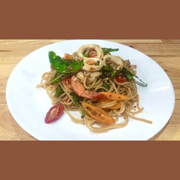 Spaghetti with Spicy Seafood สปาเก็ตตี้ซีฟู้ดผัดขี้เมา