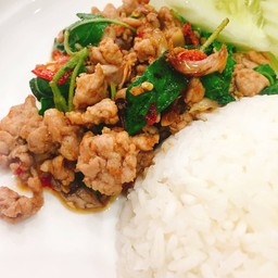 ข้าวราดกระเพรา