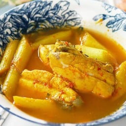 แกงเหลืองปลากะพงออดิบ (ทีเด็ด) ท้าให้ลอง