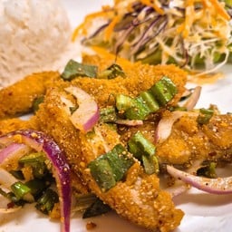 ข้าวยำไก่แซ่บ