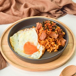 รามยอนชีสสาหร่ายไข่กุ้ง (Cheesy Korean noodles ramyeon)