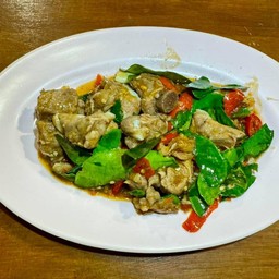 กระดูกอ่อนผัดใบมะกรูด