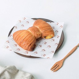 ครัวซองต์โบว์ (Bow Croissant)