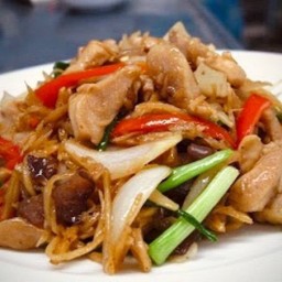 ไก่ผัดขิง