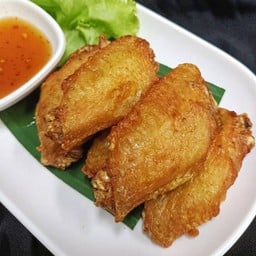 ปีกไก่ทอดน้ำปลา ( ปีกไก่กลาง 5 ชิ้น )