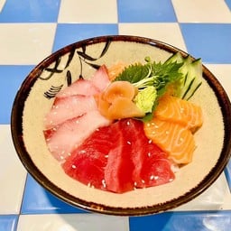 (373) Sanshoku Don ข้าวรวมปลาดิบ