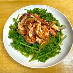 ยำผักกูดชาววัง