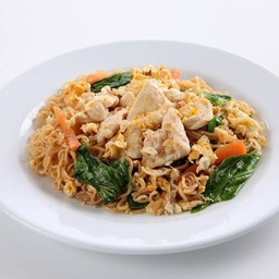 ผัดมาม่าไก่