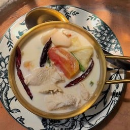 ต้มข่าไก่