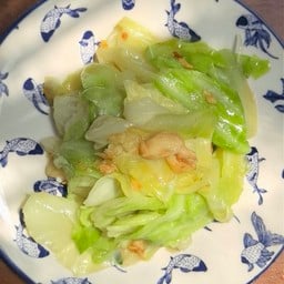 ผัดกะหล่ำน้ำปลา