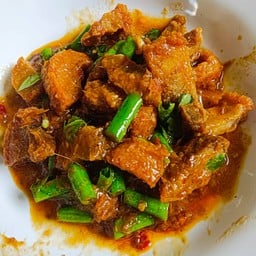 คุณปอ หมูกรอบ