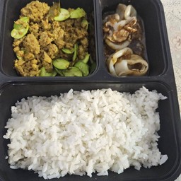 เมนูราดข้าว 2 อย่าง(ลูกค้าระบุอาหารตามวัน)