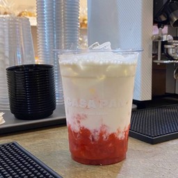 นมสดสตรอว์เบอร์รี่