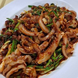 หนวดปลาหมึกผัดบะเต็งพริกเผา(ทวีชัย)