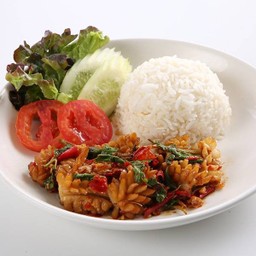 ข้าวผัดกระเพราปลาหมึก
