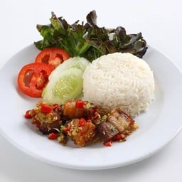 ข้าวคั่วพริกเกลือหมูกรอบ