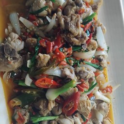 หมูผัดต้นหอม