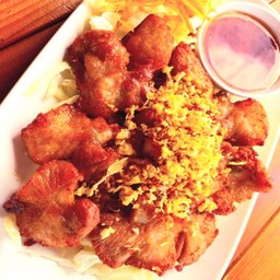 กระดูกหมูอ่อนใบพาย ทอดกระเทียม #กับข้าว#