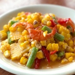 ส้มตำข้าวโพดไข่เค็ม