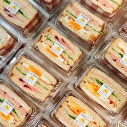 แซนด์วิชไข่ ทูน่า