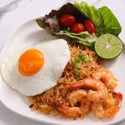 ข้าวผัดน้ำพริกเผากุ้งไข่ดาว