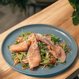 สลัดแซลมอนรมควัน