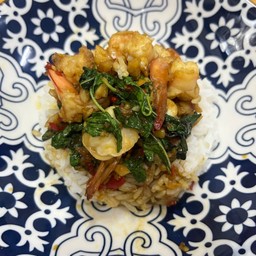 กะเพรากุ้งเด้ง