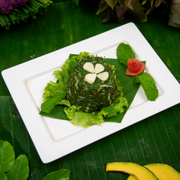 ยำไข่ผำ