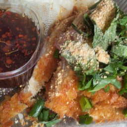 ข้าว+ลาบไก่กรอบ