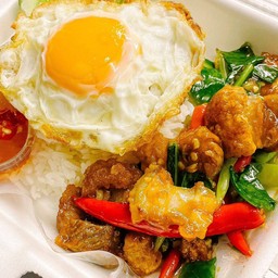 ข้าวเนื้อสัตว์ผัดคะน้า